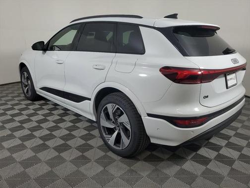 2025 Audi Q6 e-tron Premium Plus quattro