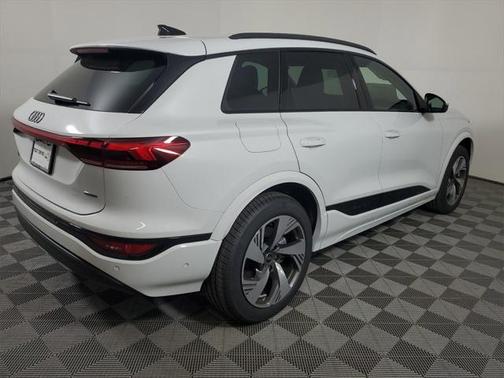 2025 Audi Q6 e-tron Premium Plus quattro
