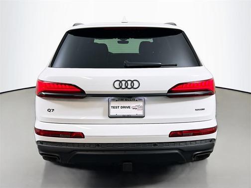 2026 Audi Q7 55 Premium Plus