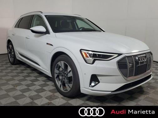 2022 Audi e-tron Premium Plus