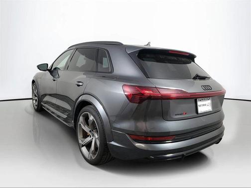 2023 Audi e-tron S Prestige quattro