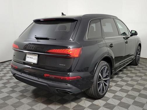 Mythos Black Metallic 2026 Audi Q7 45 Premium Plus