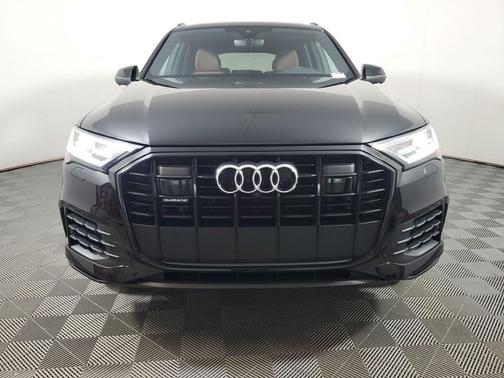 Mythos Black Metallic 2023 Audi Q7 55 Premium Plus