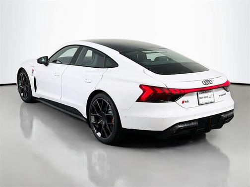 2026 Audi RS e-tron GT quattro