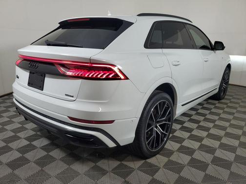 2023 Audi Q8 55 Premium Plus