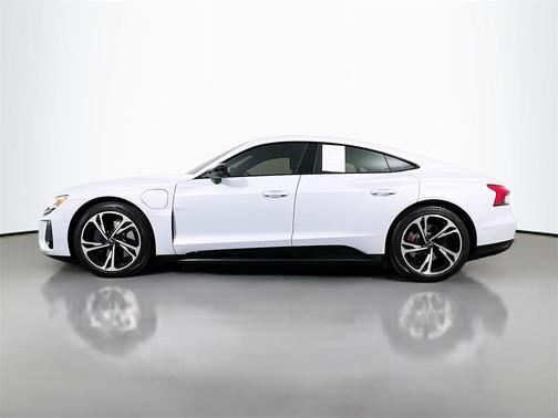 2023 Audi e-tron GT Prestige quattro