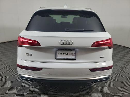2024 Audi Q5 45 S line Prestige