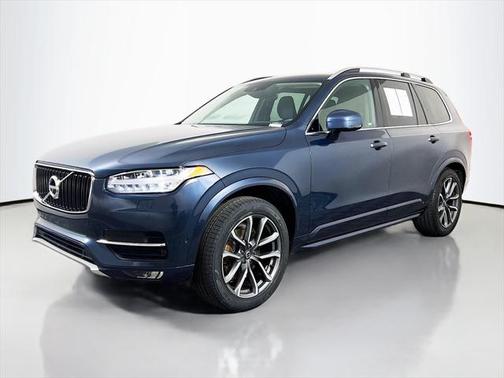 2019 Volvo XC90 T6 Momentum