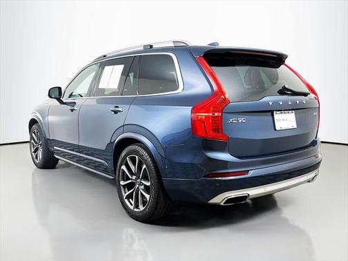 2019 Volvo XC90 T6 Momentum