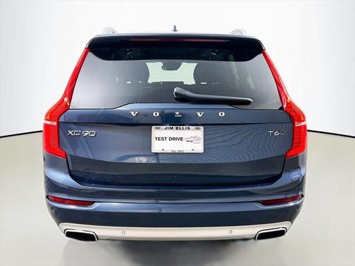 2019 Volvo XC90 T6 Momentum