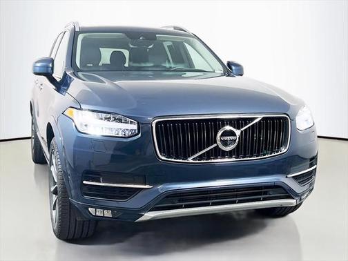 2019 Volvo XC90 T6 Momentum