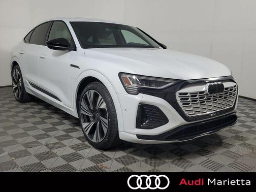 Glacier White Metallic 2024 Audi Q8 e-tron Prestige