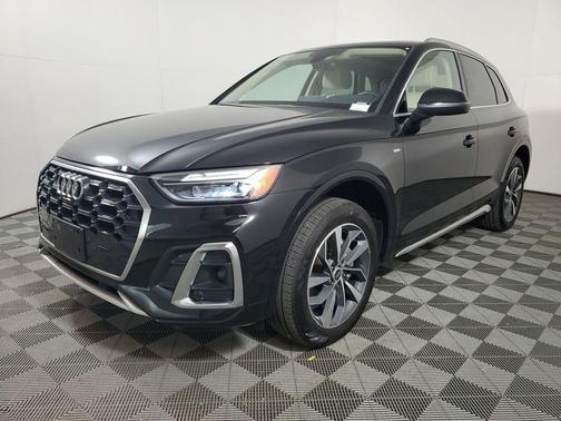 Mythos Black Metallic 2023 Audi Q5 45 S line Premium Plus