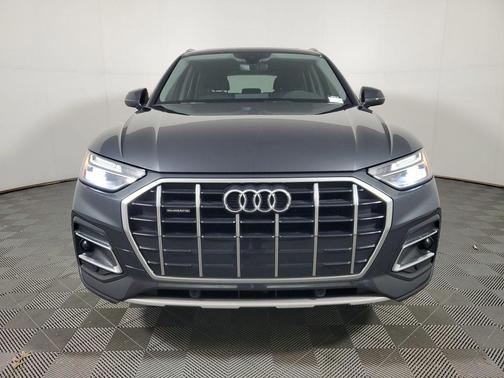 Manhattan Gray Metallic 2023 Audi Q5 40 Premium