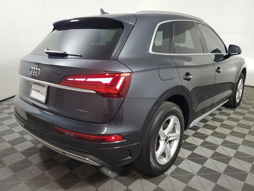 Manhattan Gray Metallic 2023 Audi Q5 40 Premium