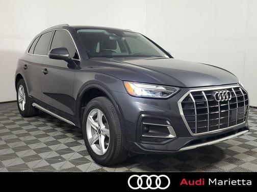 Manhattan Gray Metallic 2023 Audi Q5 40 Premium