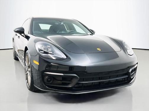 2023 Porsche Panamera Platinum Edition