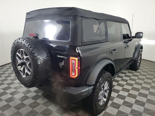 Shadow Black 2023 Ford Bronco Badlands