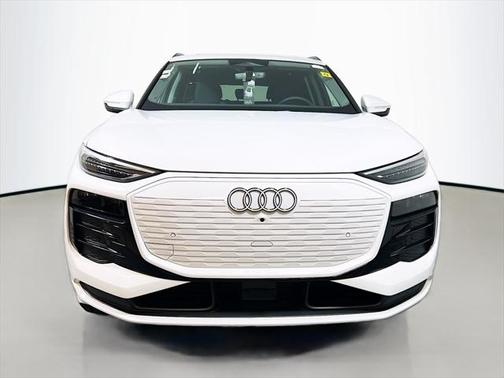 2025 Audi Q6 e-tron Premium Plus quattro