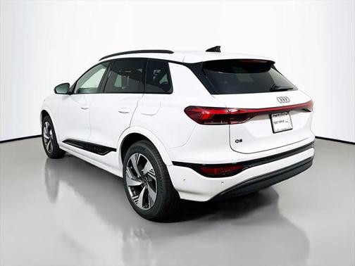 2025 Audi Q6 e-tron Premium Plus quattro