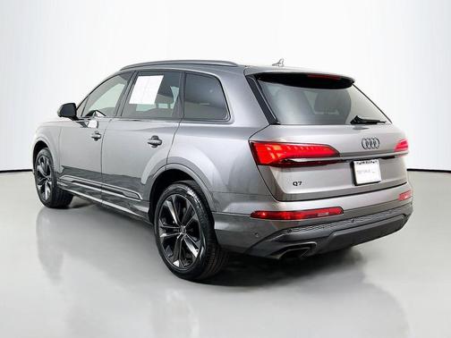 2025 Audi Q7 55 Premium Plus