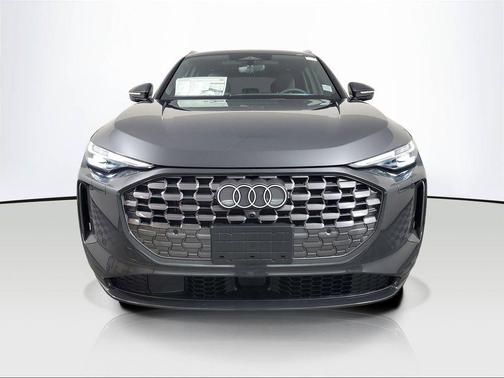 Tambora Gray Metallic 2026 Audi Q5 Premium Plus TFSI quattro S tronic