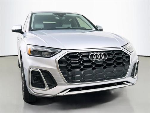 2022 Audi Q5 45 S line Premium Plus