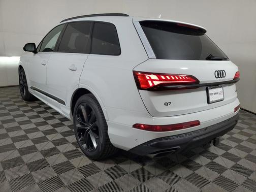 2026 Audi Q7 55 Premium Plus