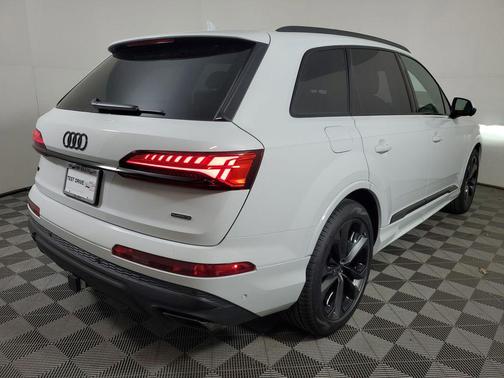 2026 Audi Q7 55 Premium Plus