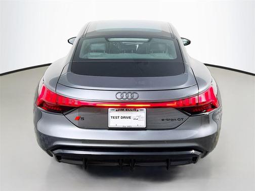 2026 Audi S e-tron GT Prestige quattro