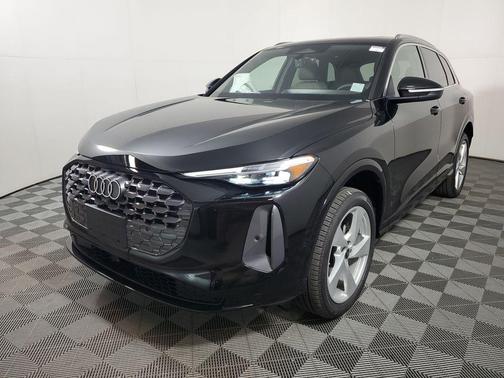 Mythos Black Metallic 2026 Audi Q5 Premium Plus TFSI quattro S tronic