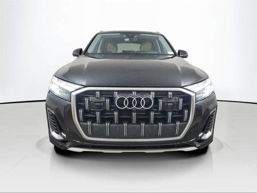 Mythos Black Metallic 2025 Audi Q7 55 Prestige