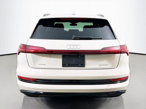 2021 Audi e-tron Premium