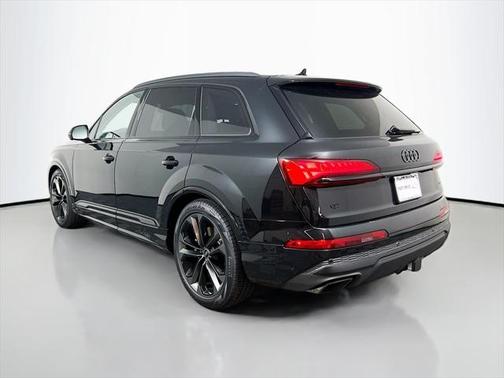 2025 Audi Q7 55 Premium Plus