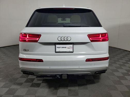 2019 Audi Q7 55 Prestige