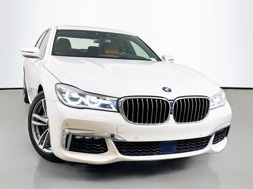 2018 BMW 750 i xDrive