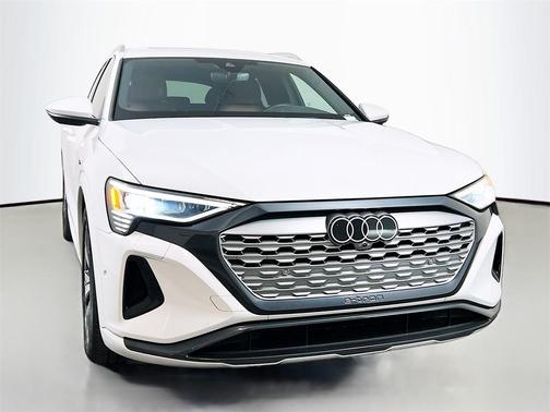 2024 Audi Q8 e-tron Premium Plus