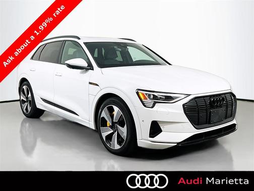 2022 Audi e-tron Premium Plus