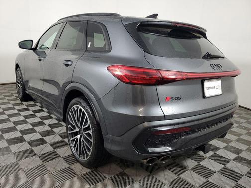 Daytona Gray Pearl Effect 2026 Audi SQ5 3.0T Premium Plus