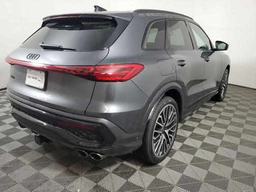 Daytona Gray Pearl Effect 2026 Audi SQ5 3.0T Premium Plus