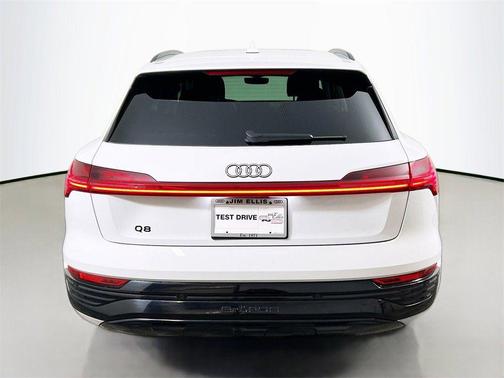 2024 Audi Q8 e-tron Premium Plus