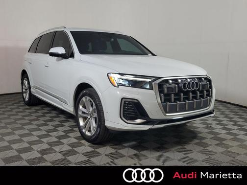 Glacier White Metallic 2025 Audi Q7 55 Premium