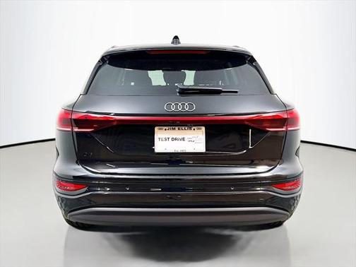 2025 Audi Q6 e-tron Premium