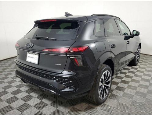 Mythos Black Metallic 2026 Audi Q3 TFSI quattro S tronic