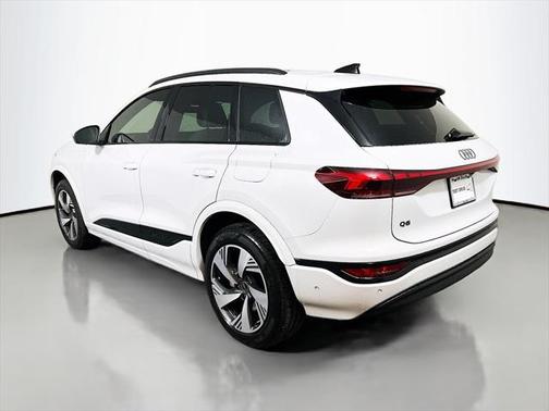2025 Audi Q6 e-tron Premium quattro