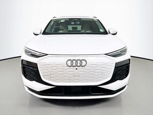 2025 Audi Q6 e-tron Premium quattro