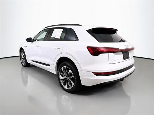 2021 Audi e-tron Premium Plus