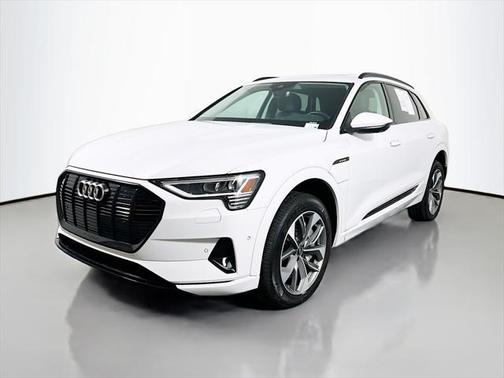 2021 Audi e-tron Premium Plus