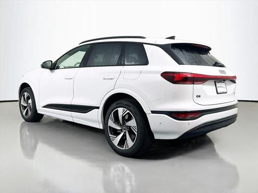 2025 Audi Q6 e-tron Premium Plus quattro