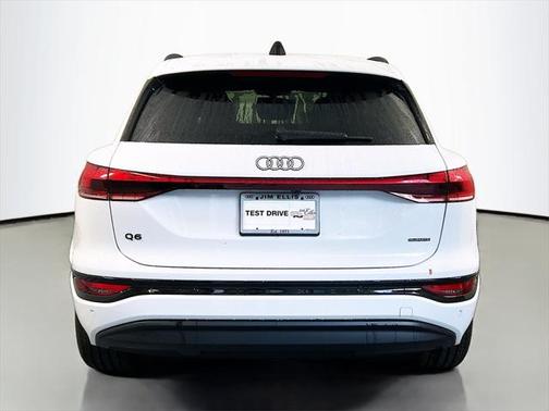 2025 Audi Q6 e-tron Premium Plus quattro
